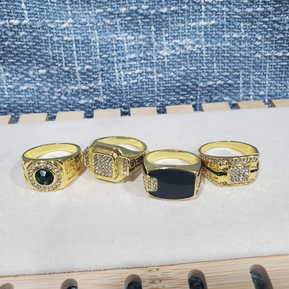 4 Set Classic Luxury Rings - Picture 9 of 9